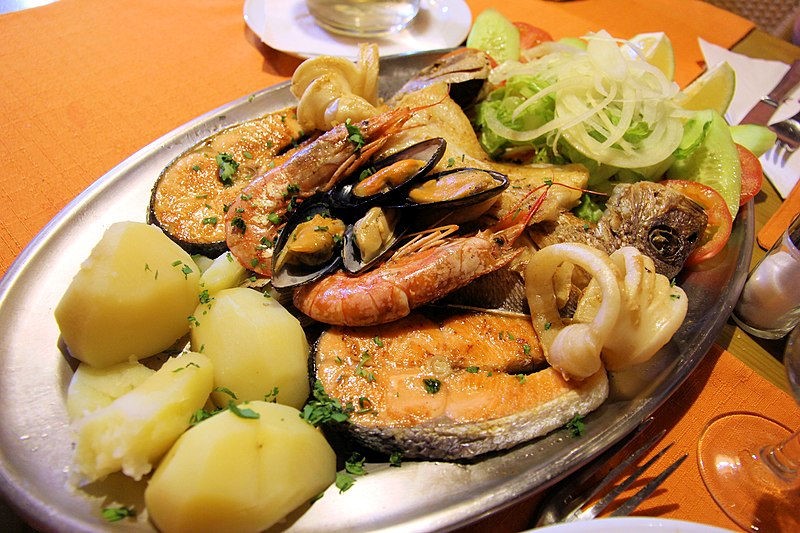 Cosa e dove mangiare a Mazara del Vallo, Piatto di pesce, pesce fresco, gamberi