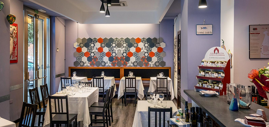 Ristoranti Messina, interno ristorante Casa & Putia, tavoli, mangiare a Messina