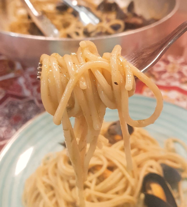 Forchettata di pasta, pasta alle cozze, Spaghetteria Termini Partanna.