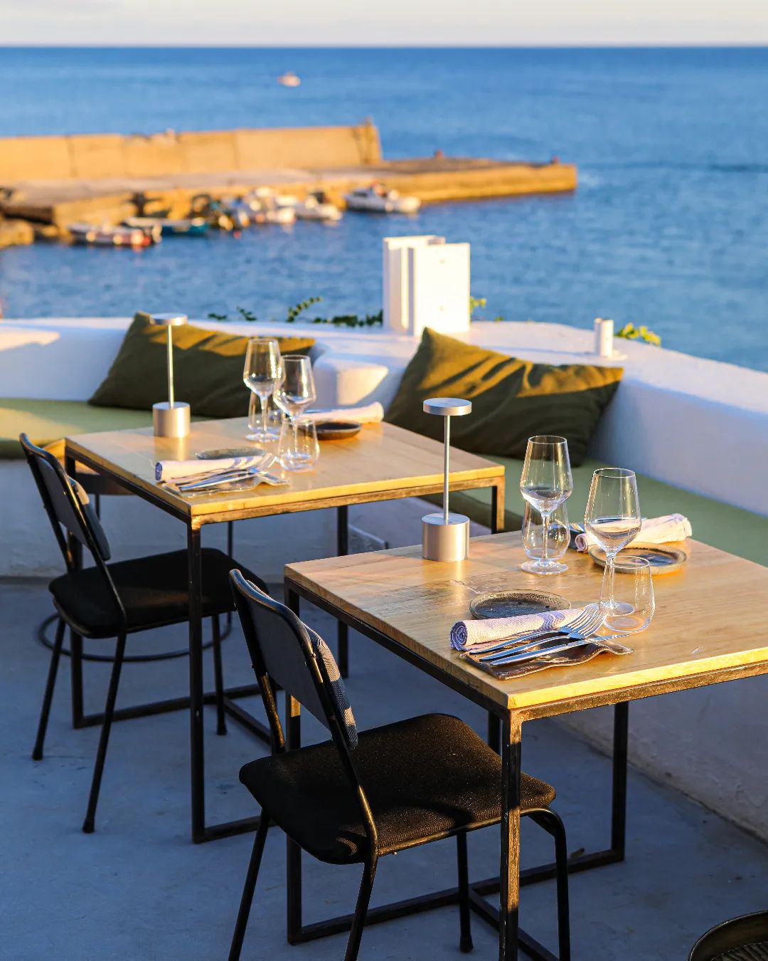 Ristoranti dove mangiare a Pantelleria, Ristorante Pantelleria, Ristorante Altamarea, Esterni, Arredi.