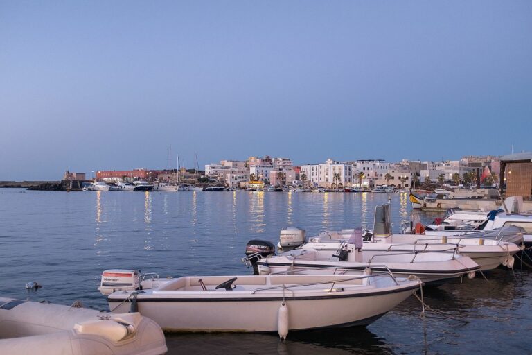 Ristoranti dove mangiare a Pantelleria, Città, Pantelleria, Isola, Sicilia, Panorama, Porto, Mare, Barche