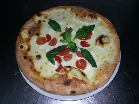 Le migliori pizzerie a Messina, Pizzerie dove mangiare a Messina , Ristorante Pizzeria Agorà, Piatto, Pizza
