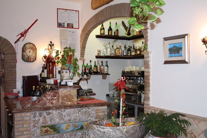 Ristoranti dove mangiare a Taormina, Ristorante Taormina, Ristorante Gambero Rosso, Interni, Sala, Bar, Arredi.