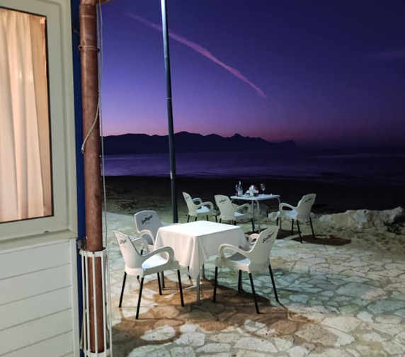 Dove mangiare ad Alcamo Marina, ristorante sul mare, ristorante A Tunnara, vista mare