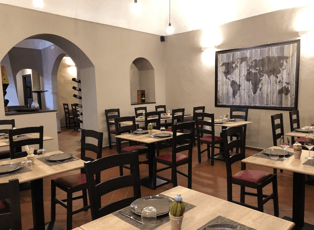 Ristoranti a Nicolosi, dove mangiare a Nicolosi, piatto ristorante, Filetteria Marconi, interni ristorante
