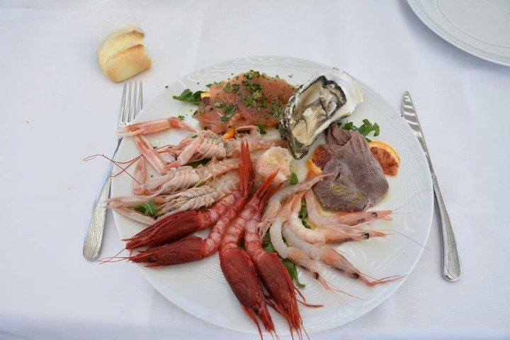 8 ristoranti dove mangiare bene a Marina di Ragusa, Marina di Ragusa, Ristorante Marisco, Piatto, Secondo Piatto, Pesce, Pesce Fresco, Pane, Posate