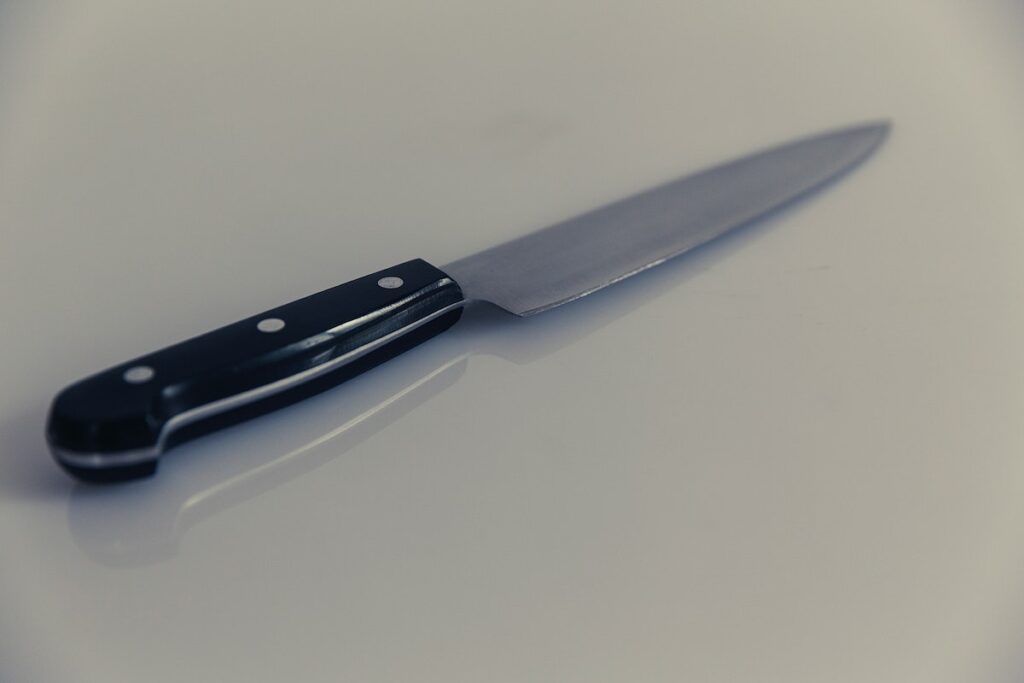 I migliori coltelli da cucina professionali, coltello da cucina pulito