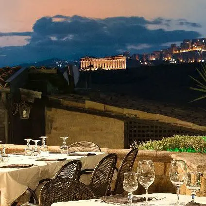 Le migliori pizzerie ad Agrigento, 7 locali consigliati, Pizzeria Kokalos, Esterni, Arredamenti, Vista Panoramica, Bicchieri, Valle dei Templi, Tramonto