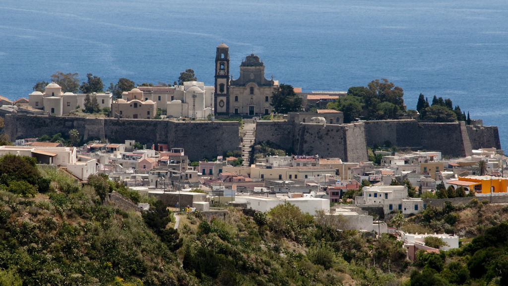 Ristoranti a Lipari, dove mangiare a Lipari, Lipari, Sicilia, Panorama, Mare, Isole, Case, Località di Mare