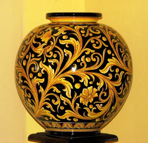 Dove mangiare a Caltagirone, migliori ristoranti Caltagirone, Caltagirone, Sicilia, Ceramiche di Caltagirone, Vaso in ceramica, Arte siciliana