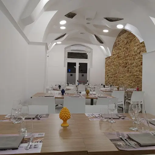 Dove mangiare a Caltagirone, migliori ristoranti Caltagirone, Caltagirone, Sicilia, Ristorante L'Arco Antico, Interni, Arredamento