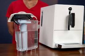 le migliori macchine da caffè con cappuccinatore, pulizia del filtro dell'acqua, manutenzione 